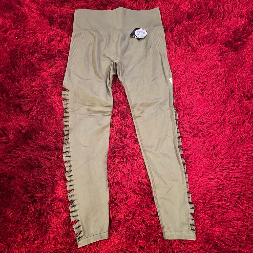 🔥 Really cute and fun VS PINK leggings